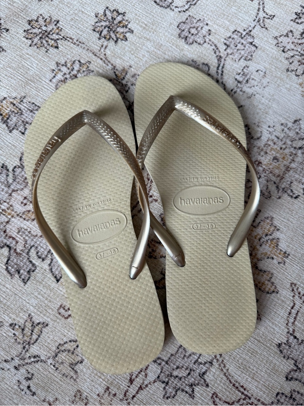 Havaianas Women’s Beige/Gold Flip Flop Sandals